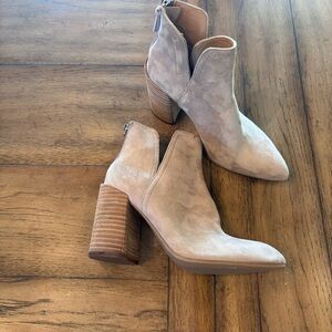STEVE MADDEN THRIVED BOOTIES,TAUPE SUEDE, size 7, Work Cowgirl School Western